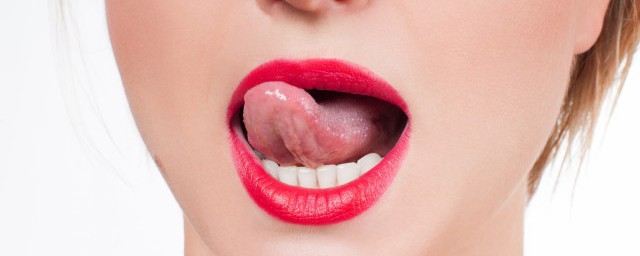 嘴角如何先起泡后来破了还疼 嘴角如何先起泡后来破了还疼如何处理