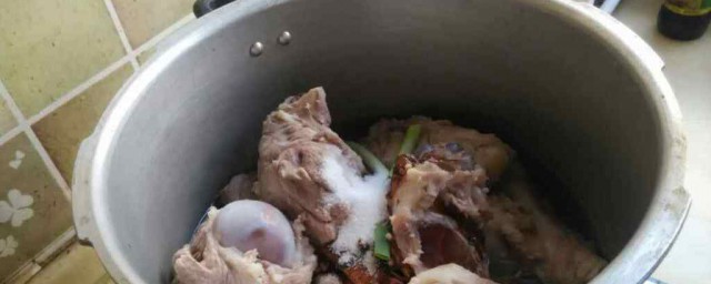 高压锅炖肉需要多长时间 高压锅简介