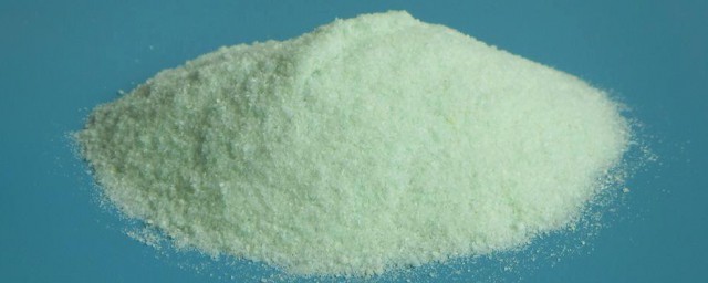 硫酸亚铁什么颜色 硫酸亚铁到底是什么颜色的呢