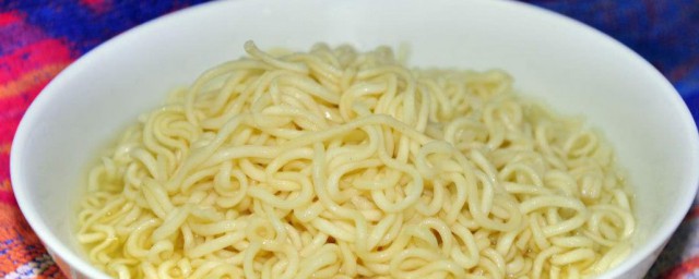 如何泡出方便面更软 怎样泡方便面更软