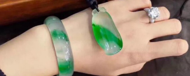佩戴翡翠的功效与作用 佩戴翡翠的功效与作用是什么