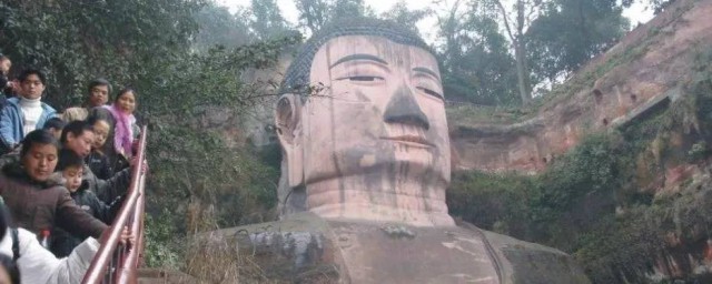 乐山大佛的简介 中国5A级旅游景区乐山大佛的简介
