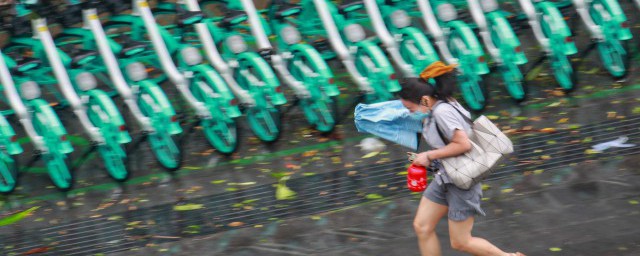 暴雨情况下应注意哪些问题 暴雨情况下应该注意哪些问题