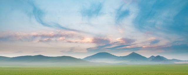 伏天水送无穷树带与云买一半山是什么意思 伏天水送无穷树带与云买一半山的解释