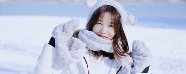 羽绒服上中性笔油如何能洗掉 羽绒服上中性笔油的清洗办法