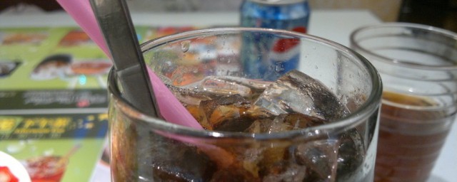 冻可乐变成冰沙是什么原理 冻可乐变成冰沙的原理简介