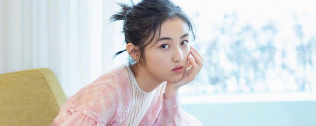 张子枫个人资料及父母是谁 张子枫个人简介