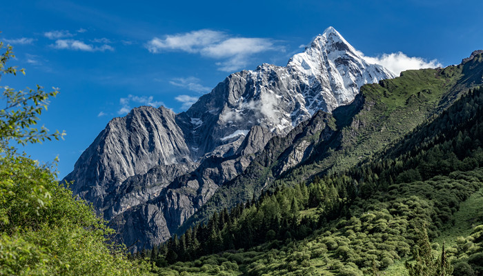 四姑娘山山脚海拔多少米