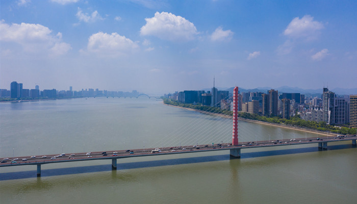 钱塘江和什么并称世界三大奇观