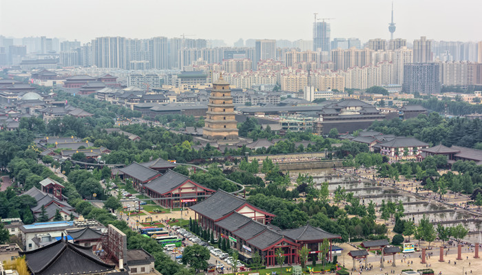 大雁塔是哪个朝代建的