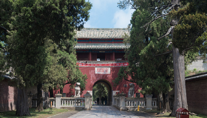 孔孟之乡礼仪之邦指的是哪个城市?