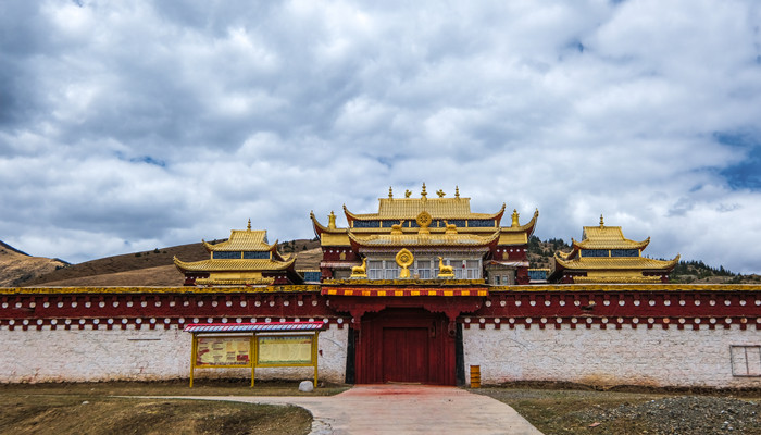 拉扑楞寺海拔多少米