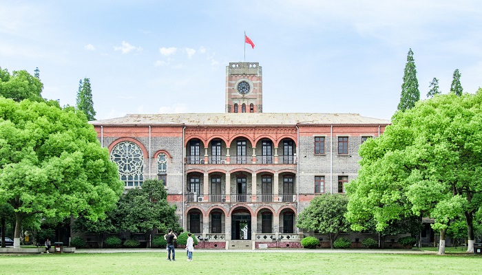 大连大学在哪里