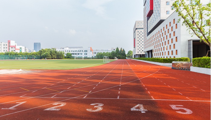 广州大学在哪个区