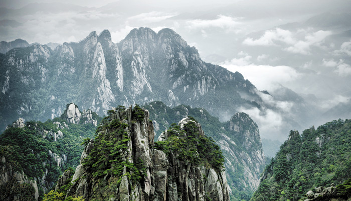 六盘山海拔是多少米