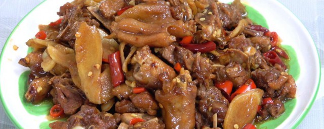 蘑菇烧鸭家常做法 蘑菇烧鸭怎样做