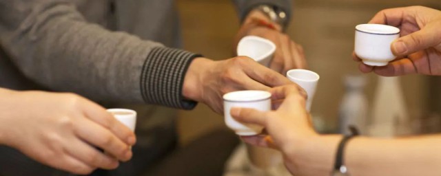 敬酒时注意什么 敬酒注意事项有哪些