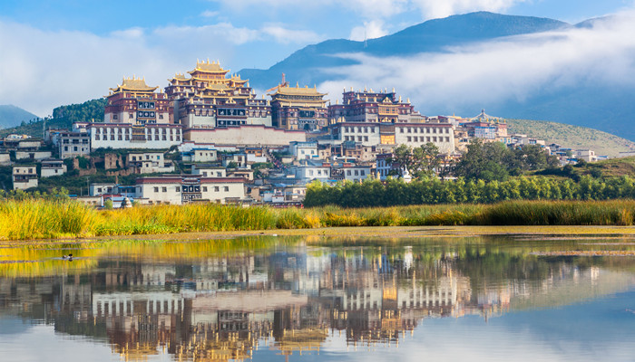 竹楼是哪个地方的特色建筑