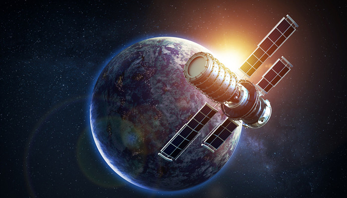 中国第一颗人造卫星时间地点