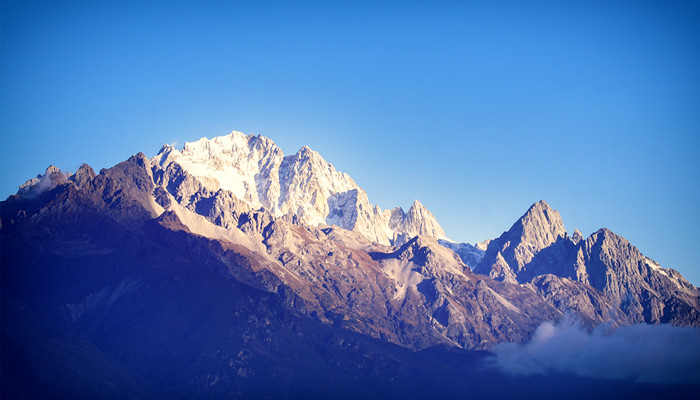 云南最高的山峰是什么山