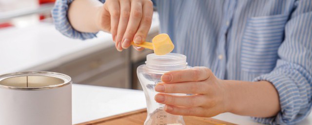 储存袋的奶怎样解冻 储存袋的奶如何解冻