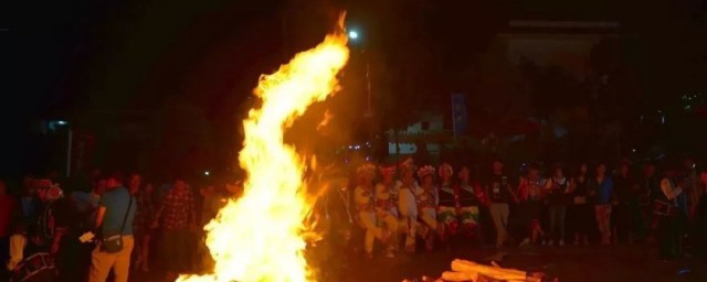 彝族火把节介绍 彝族火把节简介