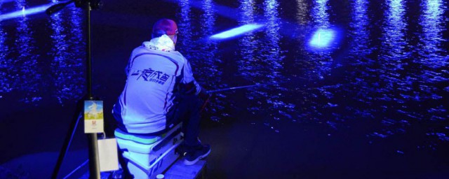 小暑夜钓鱼如何不开口 夏天夜钓开灯鱼不开口的原因和解决要领