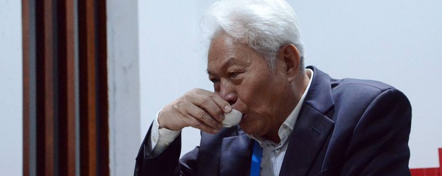 黄健中代表作 黄健中个人简介