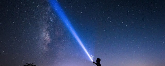 星河徜徉什么意思 星河徜徉的意思