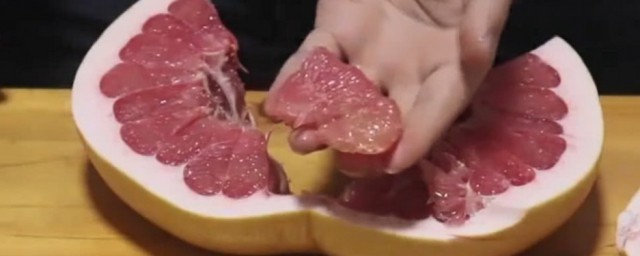 网红切柚子方法 网红切柚子技巧方法