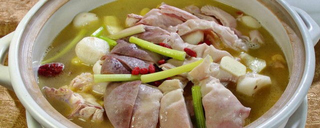 家常猪肚煲鸡汤的要领 家常猪肚煲鸡汤做法简介