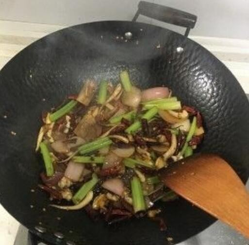 爆炒鱿鱼须的步骤是什么