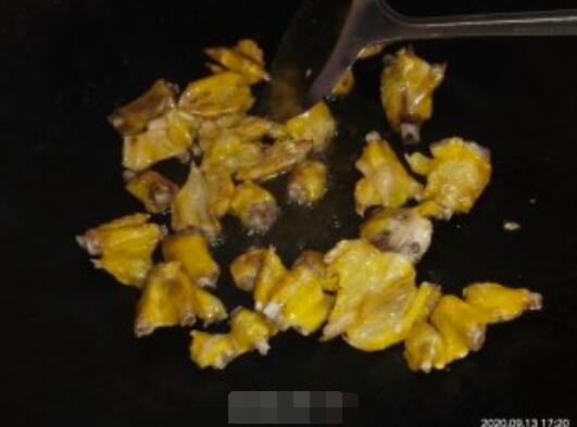 田螺鸭脚煲的步骤是什么