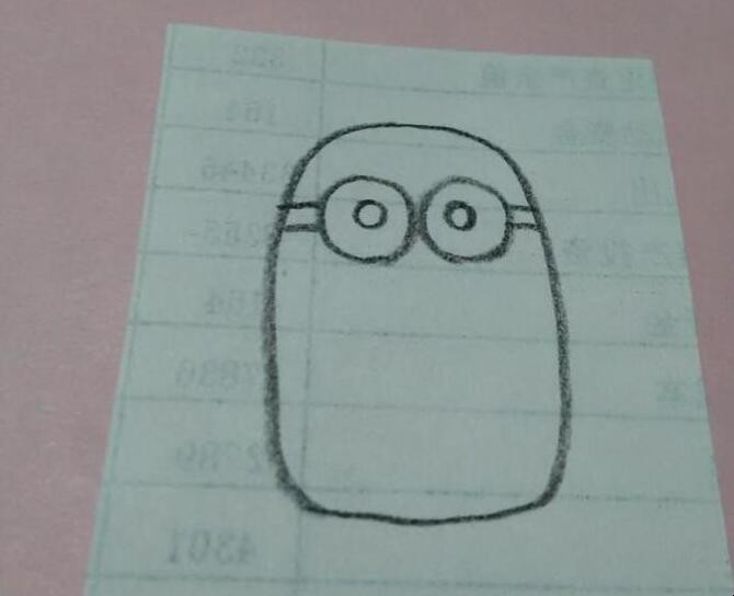 小黄人简笔画怎么画