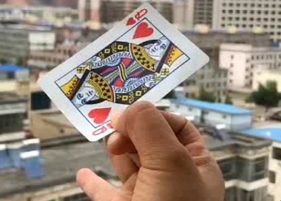 扑克牌怎么飞