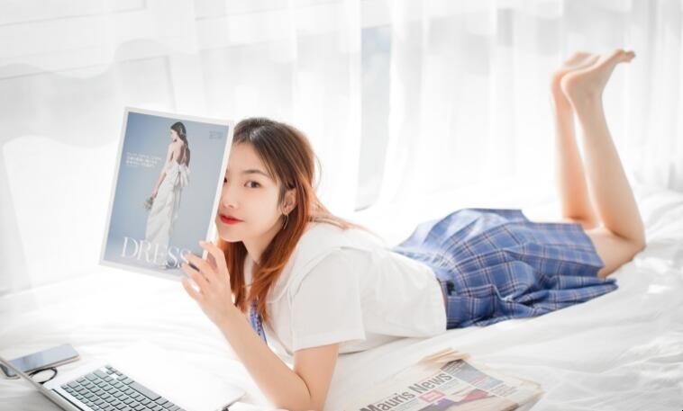 夸女生漂亮的幽默句子有哪些