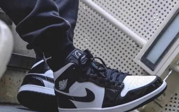 aj1鞋码偏大还是偏小