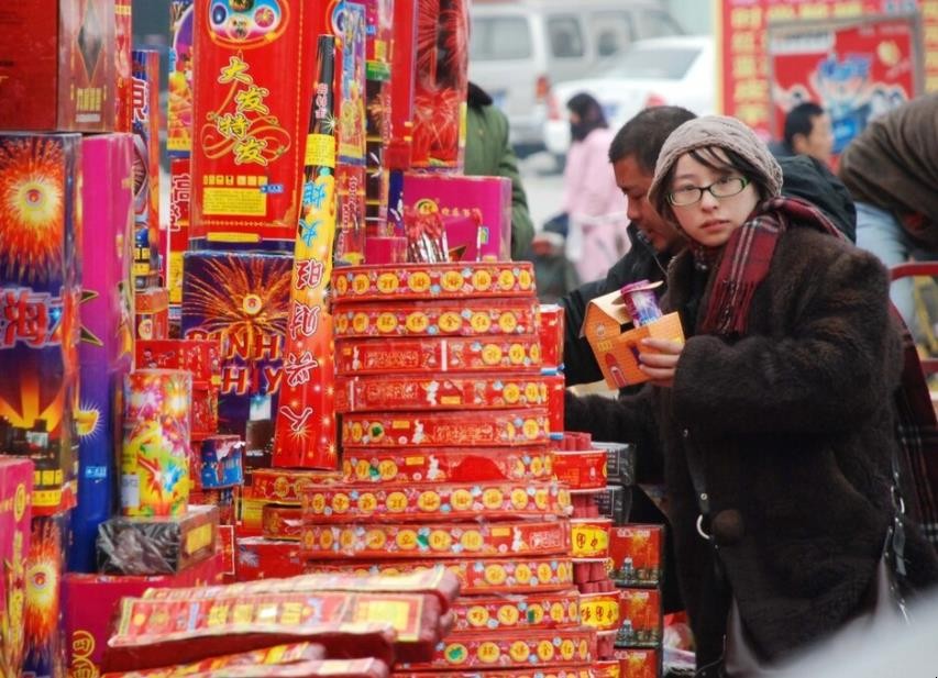 过年放鞭炮起源是什么