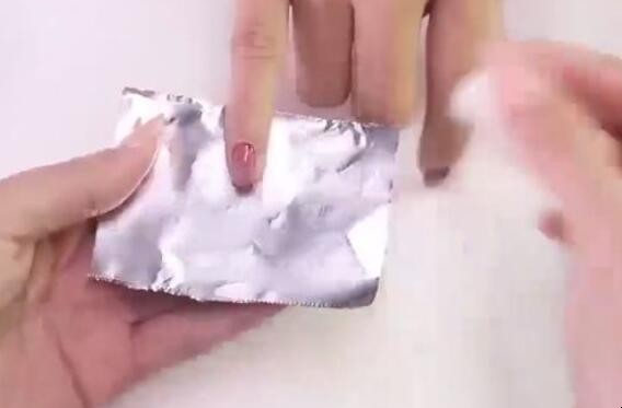 如何卸美甲