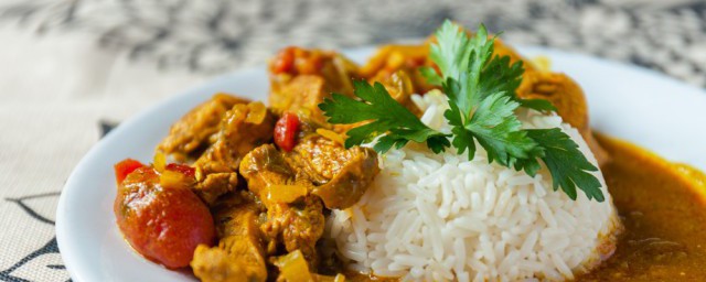 椰香咖喱鸡肉饭的做法 怎样做椰香咖喱鸡肉饭