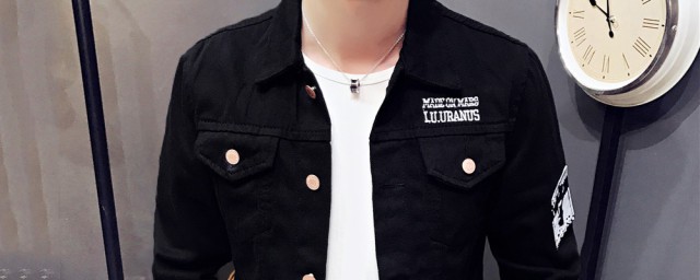 黑色衣服变红怎么修复 黑色衣服变红如何修复