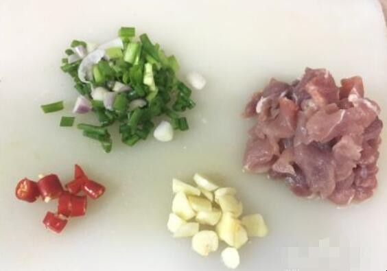 胡萝卜烧肉的做法流程是什么