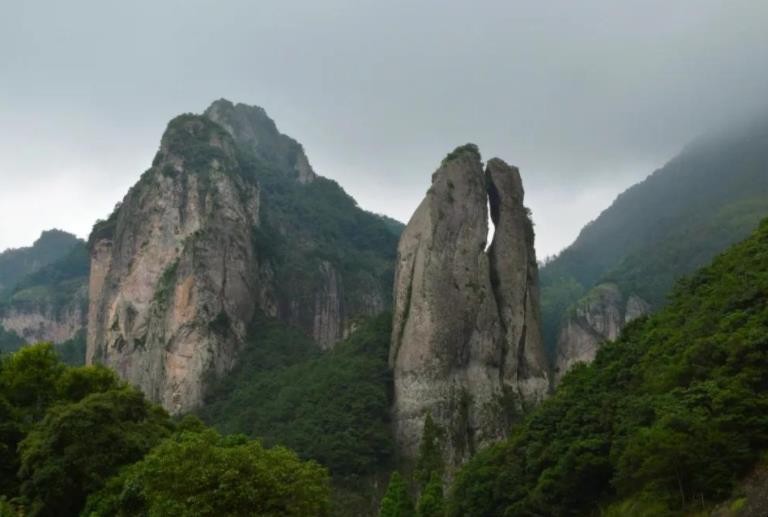 蓬舟吹取三山去三山指哪三山