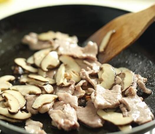 香菇炒肉怎么做