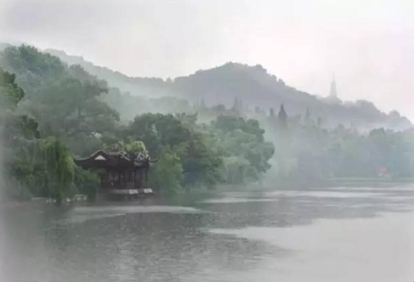 山色空蒙雨亦奇的意思是什么