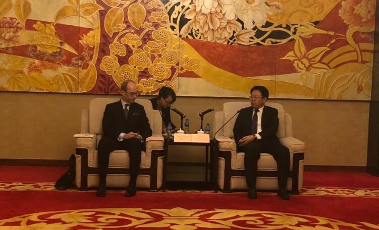 公使和大使的区别是什么