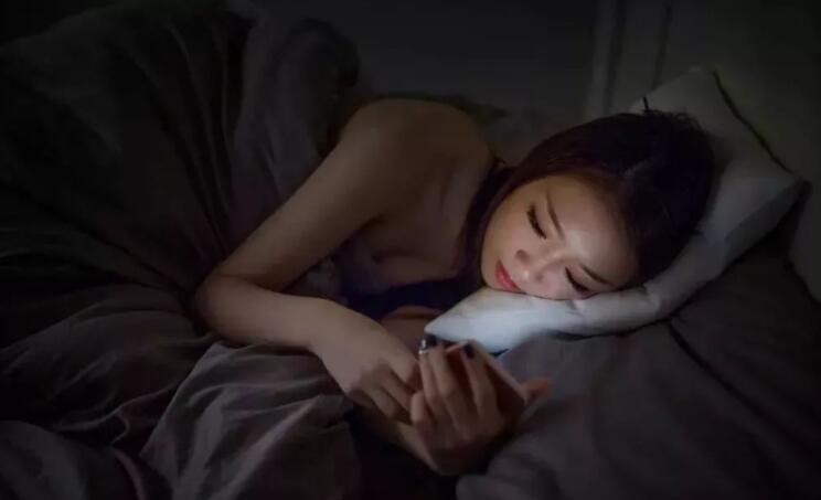 手机夜间模式如何设置