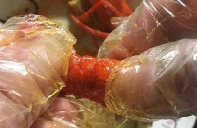 小龙虾怎么吃剥皮