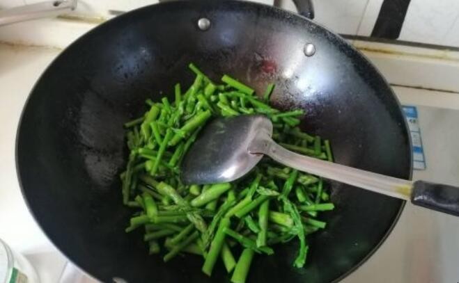 烧芦笋的流程是什么