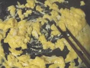 鸡蛋韭菜饺子馅怎么调好吃